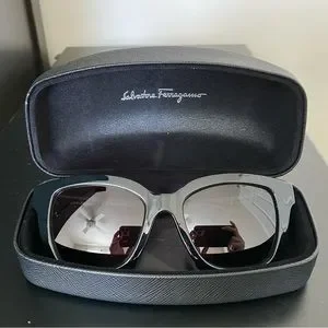 Salvatore Ferragamo | Accessories | Salvatore Ferragamo 53mm  display picture 1